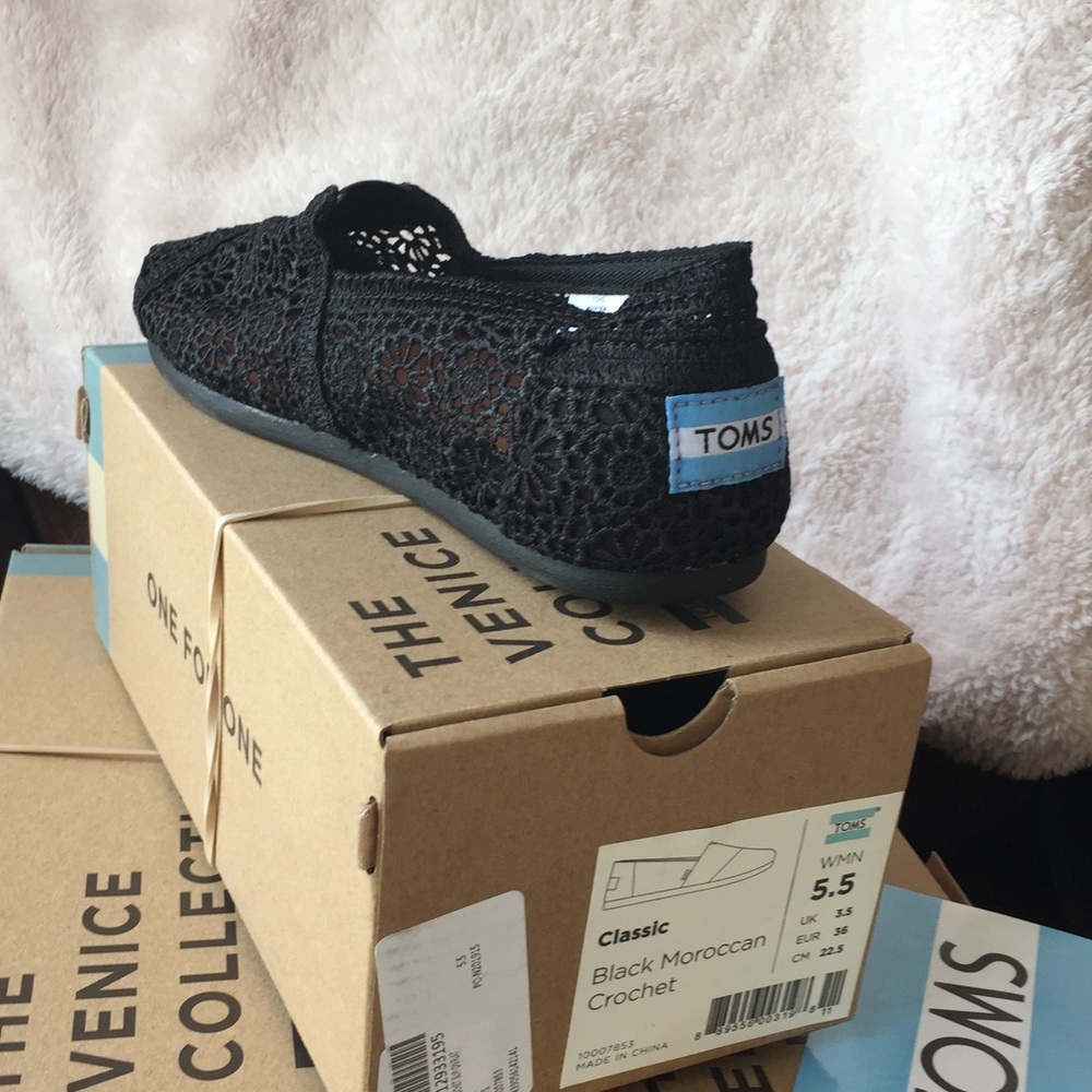 TOMS Black Moroccan Crochet Classic New Slip On - Picture 6 of 8